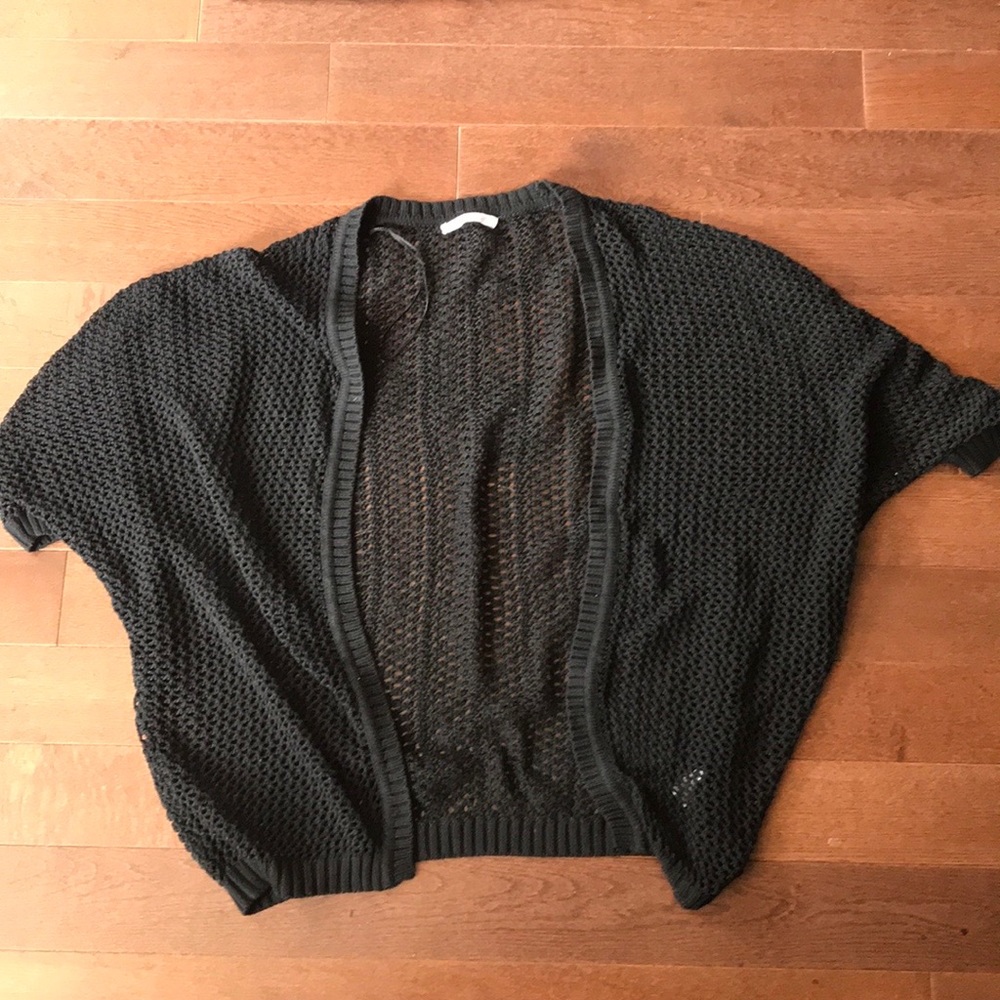 🌸 Short sleeve baggy Cardigan 2/20$